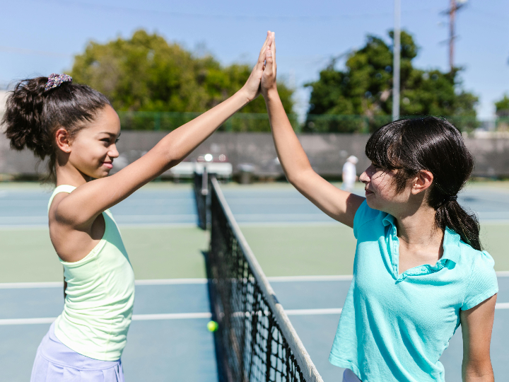 Ejercicios prácticos de tenis para principiantes: primeros pasos